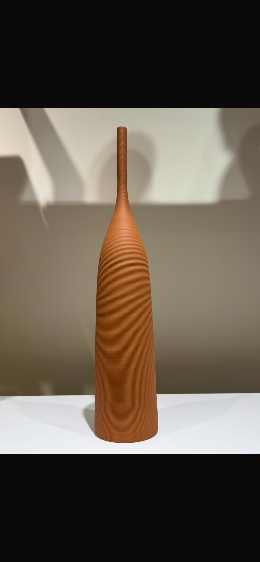 Pottery maroon