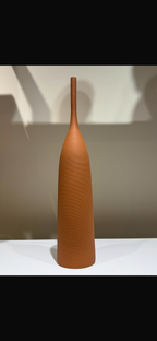 Pottery maroon